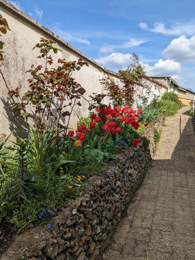 Au Chalet D'Illiers Combray, Grand Jardin Arbore Exterior foto